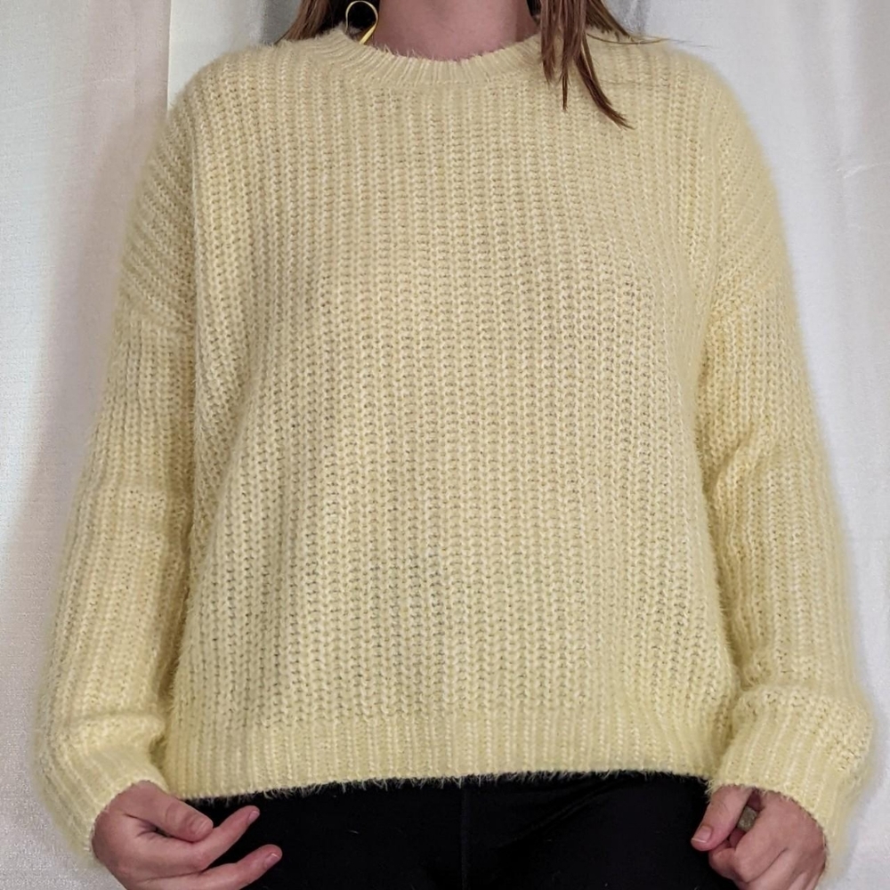 Pastel Yellow sweater